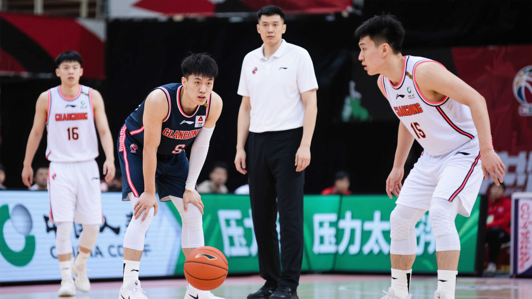 频发起攻势 频发起攻势